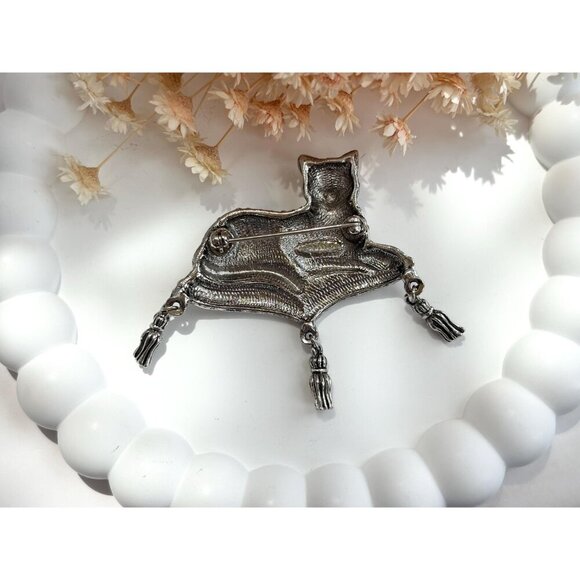 Silver Toned Tasseled Cat | Kitty | Kitten  Marcasite Vintage Brooch Pin - Picture 6 of 10